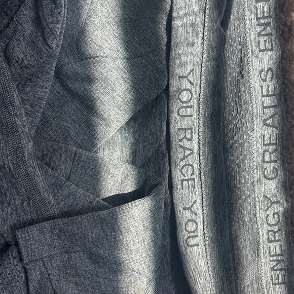 Grey Lulu Long-sleeve! - Picture 3 of 4